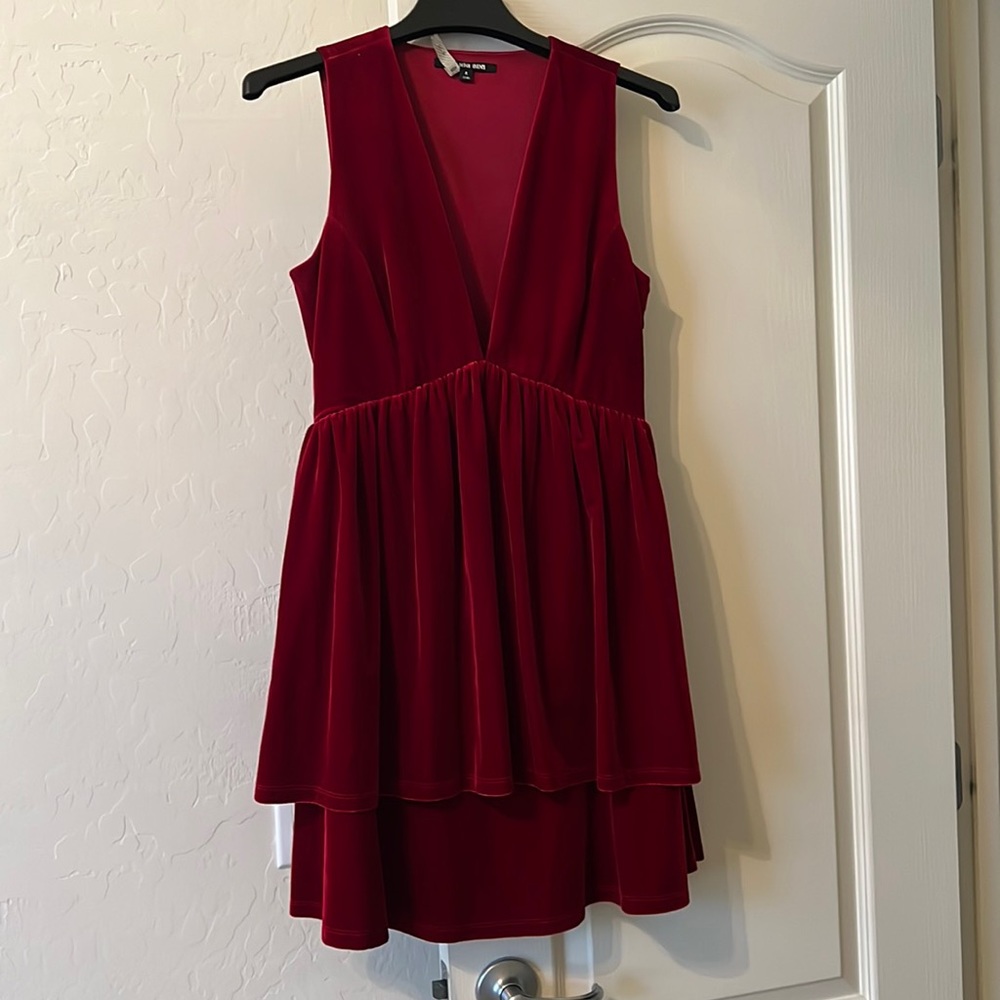 Gianni bini size 4 red velvet plunge dress